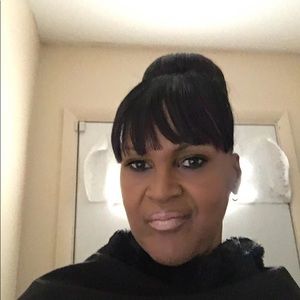 Meet your Posher, Polly